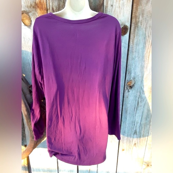 Pretty butterfly woman’s top - Picture 2 of 3